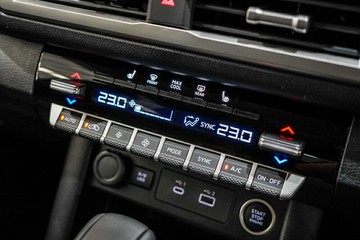 https://vehicle-cdn.autoleague.cloud/33417_2986921_23.jpg