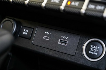 https://vehicle-cdn.autoleague.cloud/33417_2986921_25.jpg