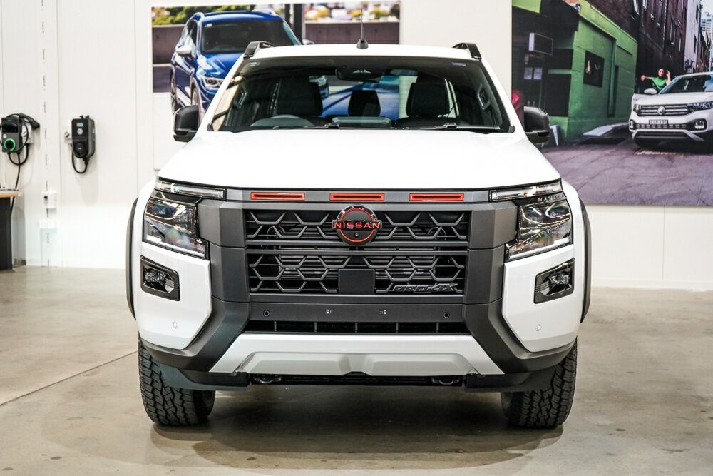 Nissan Navara image 3