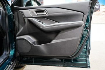 https://vehicle-cdn.autoleague.cloud/33417_2987101_13.jpg