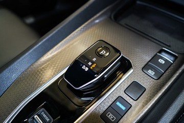 https://vehicle-cdn.autoleague.cloud/33417_2987101_24.jpg