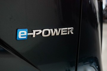https://vehicle-cdn.autoleague.cloud/33417_2987101_9.jpg
