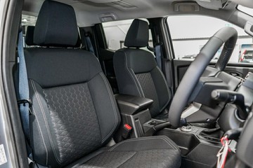 https://vehicle-cdn.autoleague.cloud/33417_2993748_18.jpg
