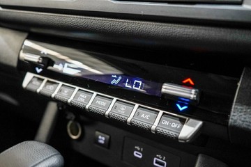 https://vehicle-cdn.autoleague.cloud/33417_2993748_24.jpg