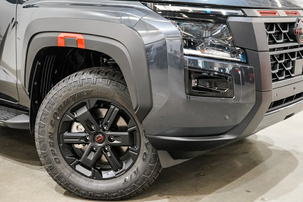 Nissan Navara image 2