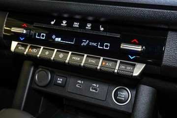 https://vehicle-cdn.autoleague.cloud/33417_2993844_25.jpg