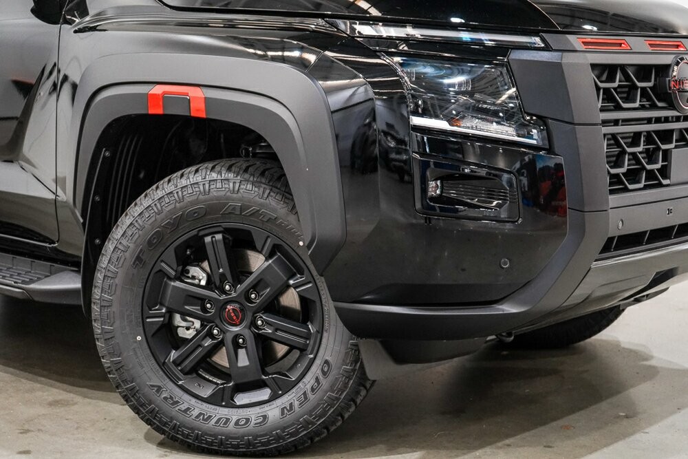 Nissan Navara image 2