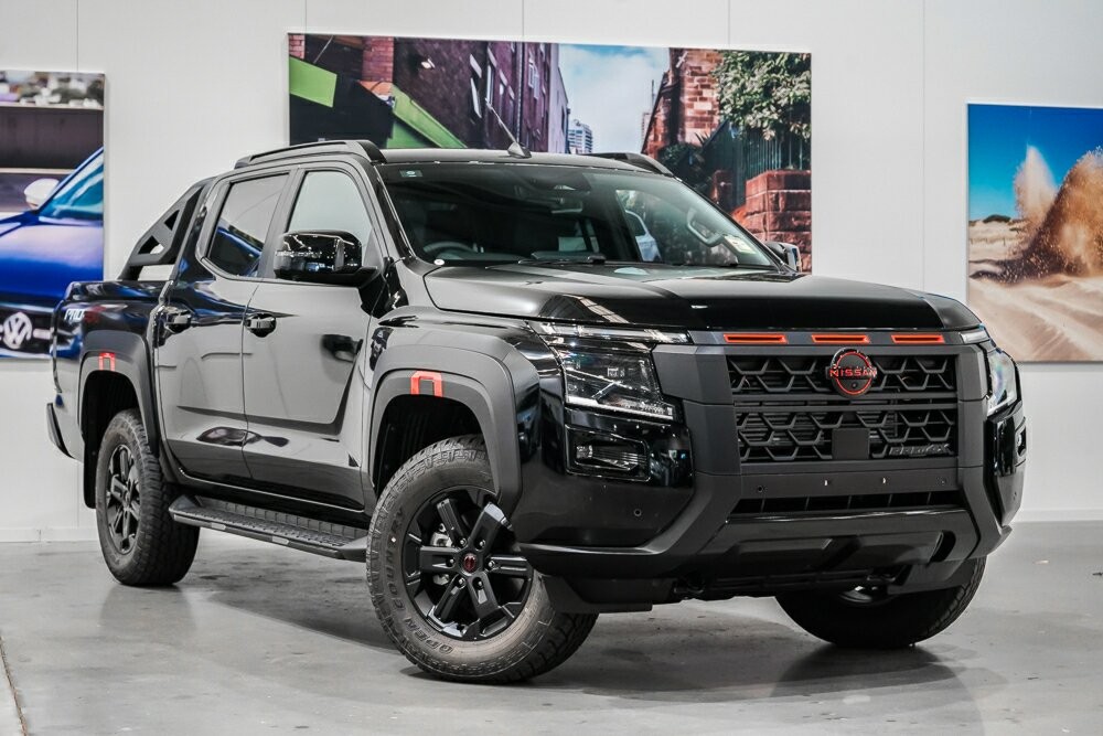 Nissan Navara image 1