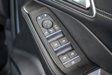 https://vehicle-cdn.autoleague.cloud/33417_2995024_15.jpg