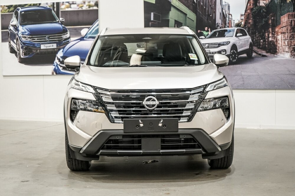 Nissan X-trail image 2