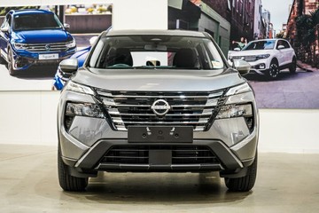 https://vehicle-cdn.autoleague.cloud/33417_2997846_3.jpg