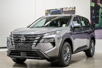 https://vehicle-cdn.autoleague.cloud/33417_2997846_4.jpg