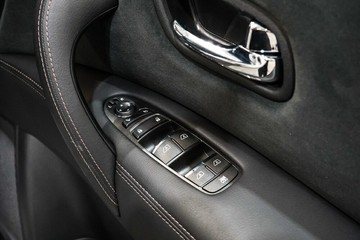 https://vehicle-cdn.autoleague.cloud/33417_3000680_18.jpg