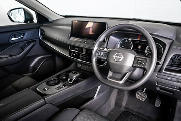 https://vehicle-cdn.autoleague.cloud/33417_3002026_11.jpg