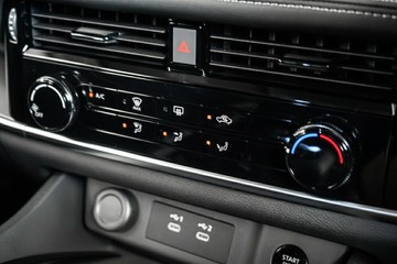 https://vehicle-cdn.autoleague.cloud/33417_3002026_16.jpg