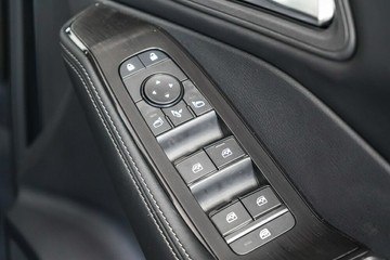 https://vehicle-cdn.autoleague.cloud/33417_3002026_19.jpg