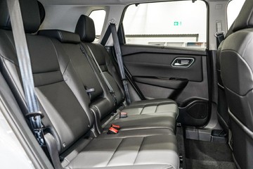 https://vehicle-cdn.autoleague.cloud/33417_3002033_11.jpg
