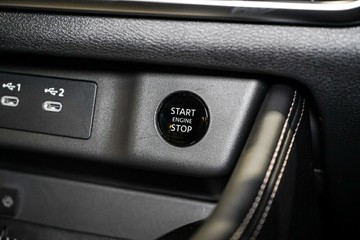 https://vehicle-cdn.autoleague.cloud/33417_3002033_25.jpg