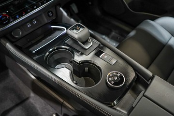 https://vehicle-cdn.autoleague.cloud/33417_3002033_28.jpg