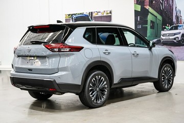 https://vehicle-cdn.autoleague.cloud/33417_3002033_7.jpg