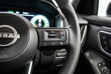 https://vehicle-cdn.autoleague.cloud/33417_3003273_14.jpg