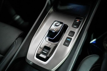 https://vehicle-cdn.autoleague.cloud/33417_3003273_17.jpg