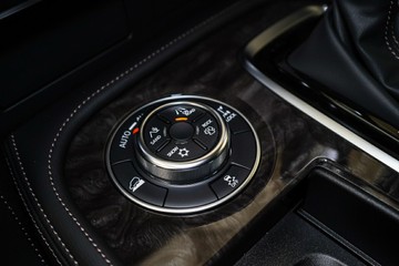 https://vehicle-cdn.autoleague.cloud/33417_3004357_23.jpg