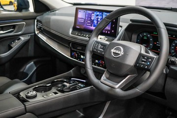 https://vehicle-cdn.autoleague.cloud/33417_3010568_23.jpg