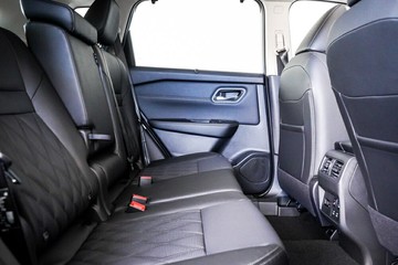 https://vehicle-cdn.autoleague.cloud/33417_3012855_15.jpg