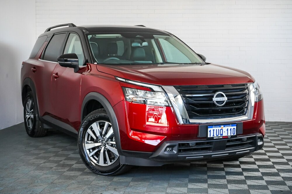 Nissan Pathfinder image 1