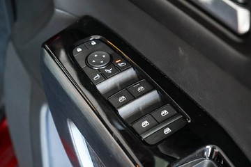 https://vehicle-cdn.autoleague.cloud/33489_2919314_14.jpg