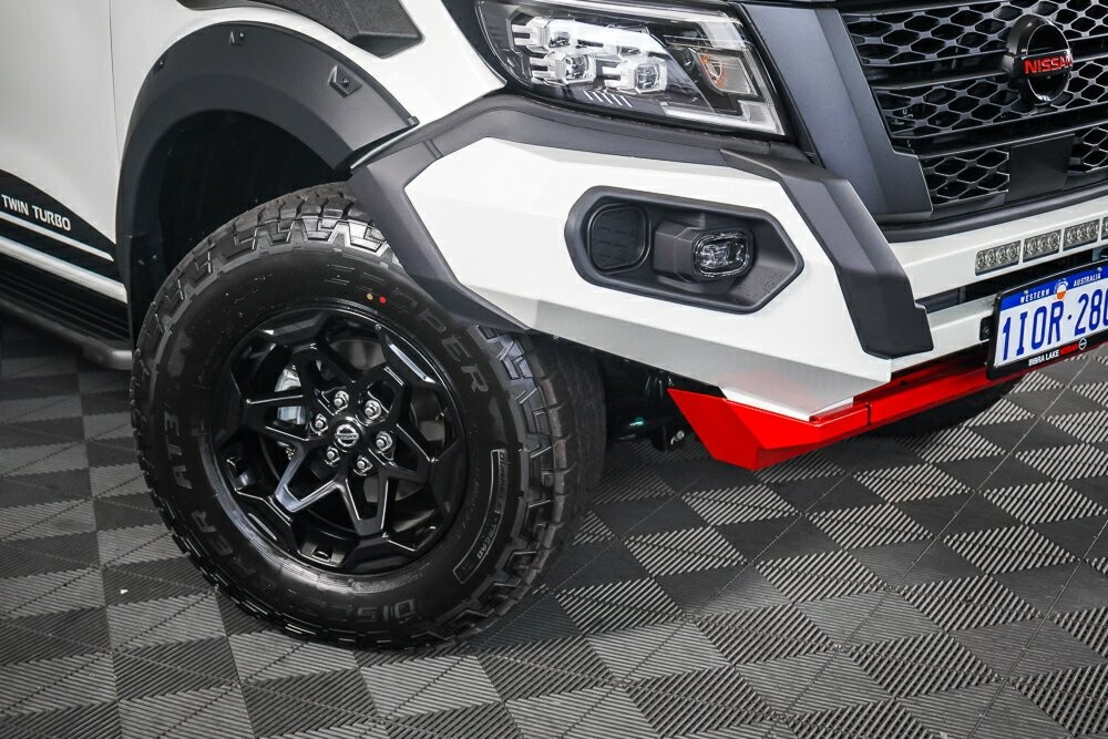 Nissan Navara image 2