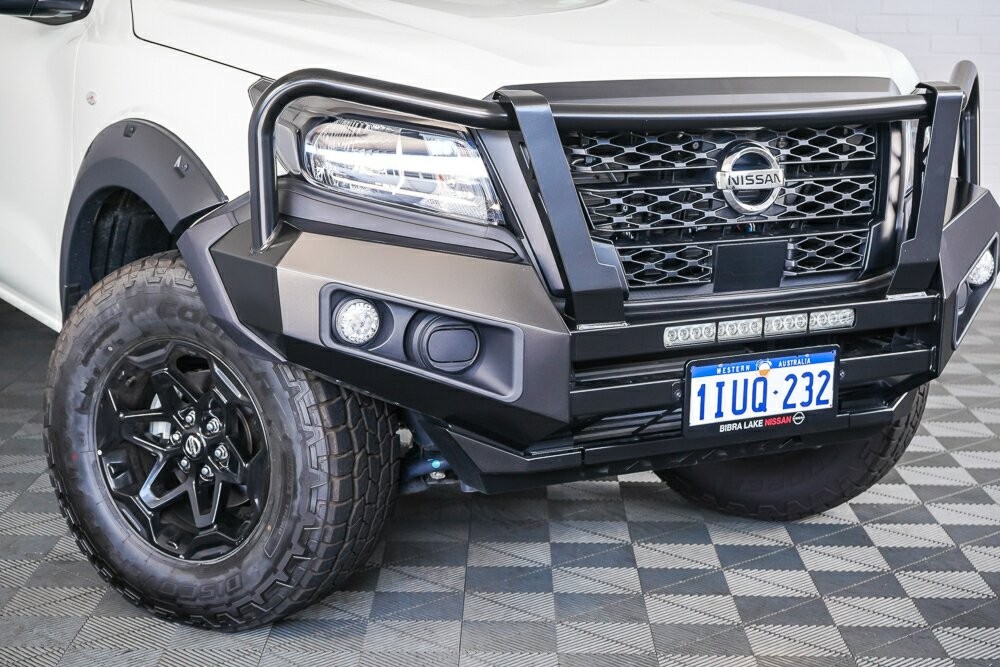 Nissan Navara image 2