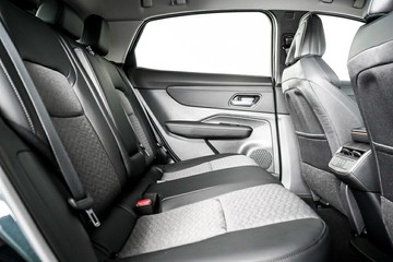 https://vehicle-cdn.autoleague.cloud/33489_2955512_11.jpg