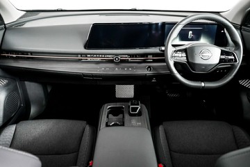 https://vehicle-cdn.autoleague.cloud/33489_2955512_13.jpg