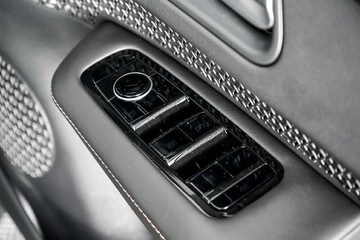 https://vehicle-cdn.autoleague.cloud/33489_2955512_15.jpg