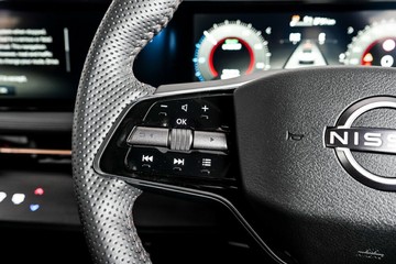 https://vehicle-cdn.autoleague.cloud/33489_2955512_18.jpg