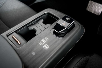 https://vehicle-cdn.autoleague.cloud/33489_2955512_22.jpg