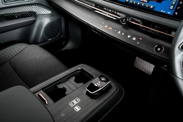 https://vehicle-cdn.autoleague.cloud/33489_2955512_23.jpg