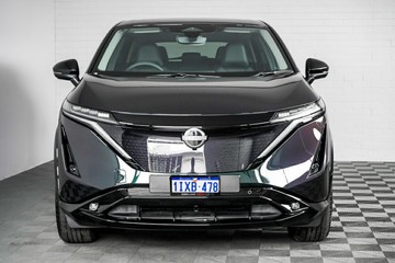 https://vehicle-cdn.autoleague.cloud/33489_2955512_3.jpg