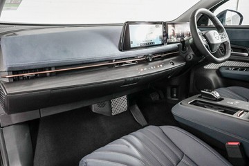 https://vehicle-cdn.autoleague.cloud/33489_2968040_24.jpg