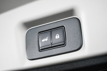 https://vehicle-cdn.autoleague.cloud/33489_2968040_9.jpg