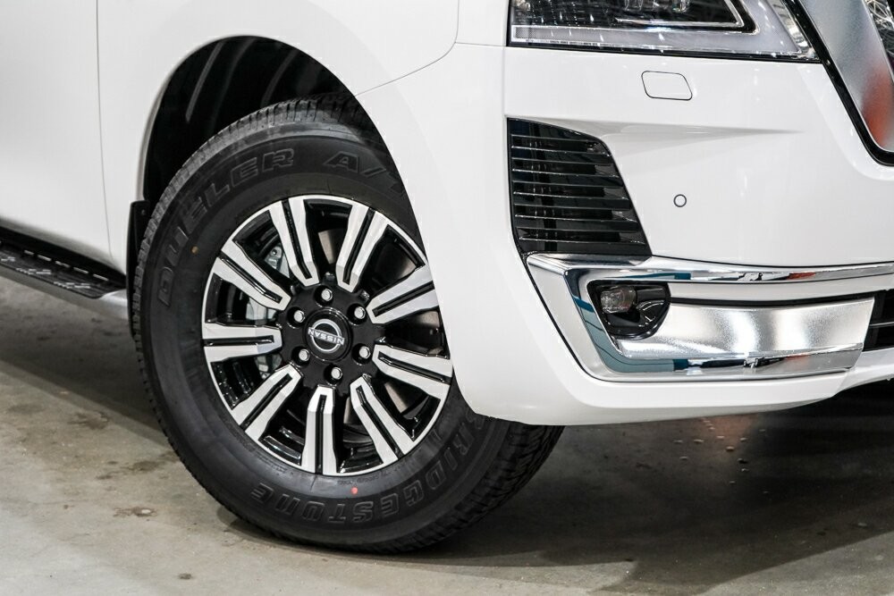 Nissan Patrol image 2