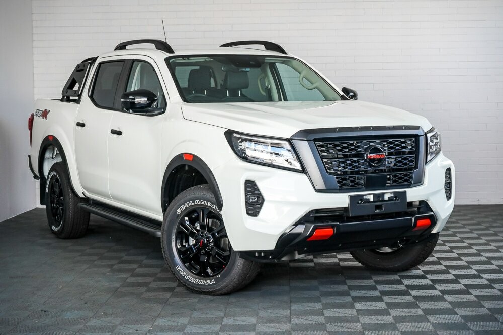 Nissan Navara image 1