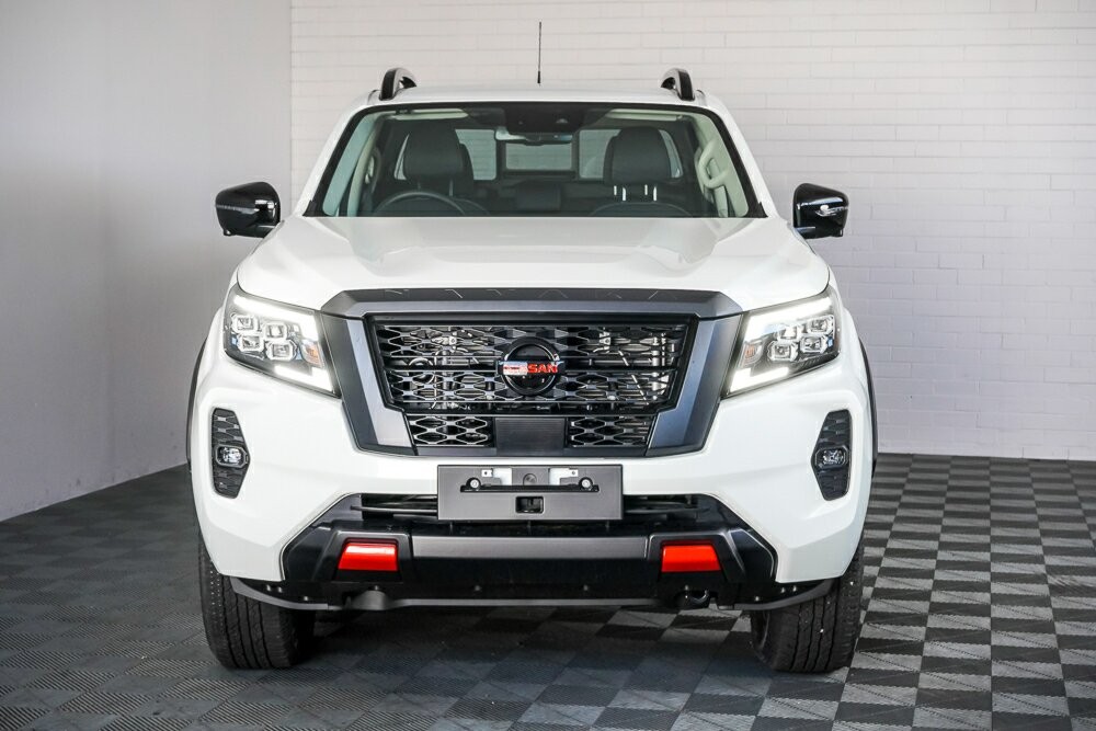 Nissan Navara image 3