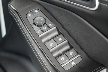https://vehicle-cdn.autoleague.cloud/33489_2983803_15.jpg