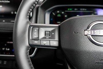 https://vehicle-cdn.autoleague.cloud/33489_2983803_18.jpg