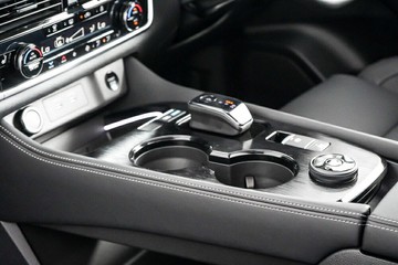 https://vehicle-cdn.autoleague.cloud/33489_2983803_25.jpg