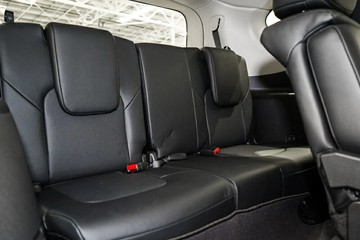 https://vehicle-cdn.autoleague.cloud/33489_2984895_15.jpg