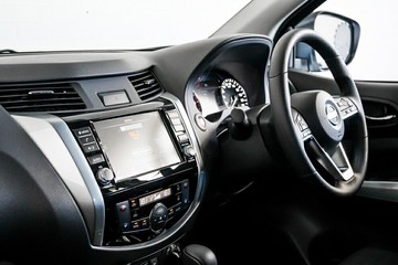 https://vehicle-cdn.autoleague.cloud/33489_2985330_22.jpg